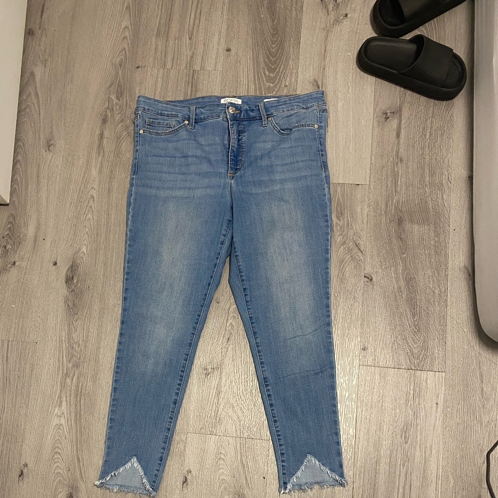 Sofia by Sofia Vergara Light Blue Ankle Jeans